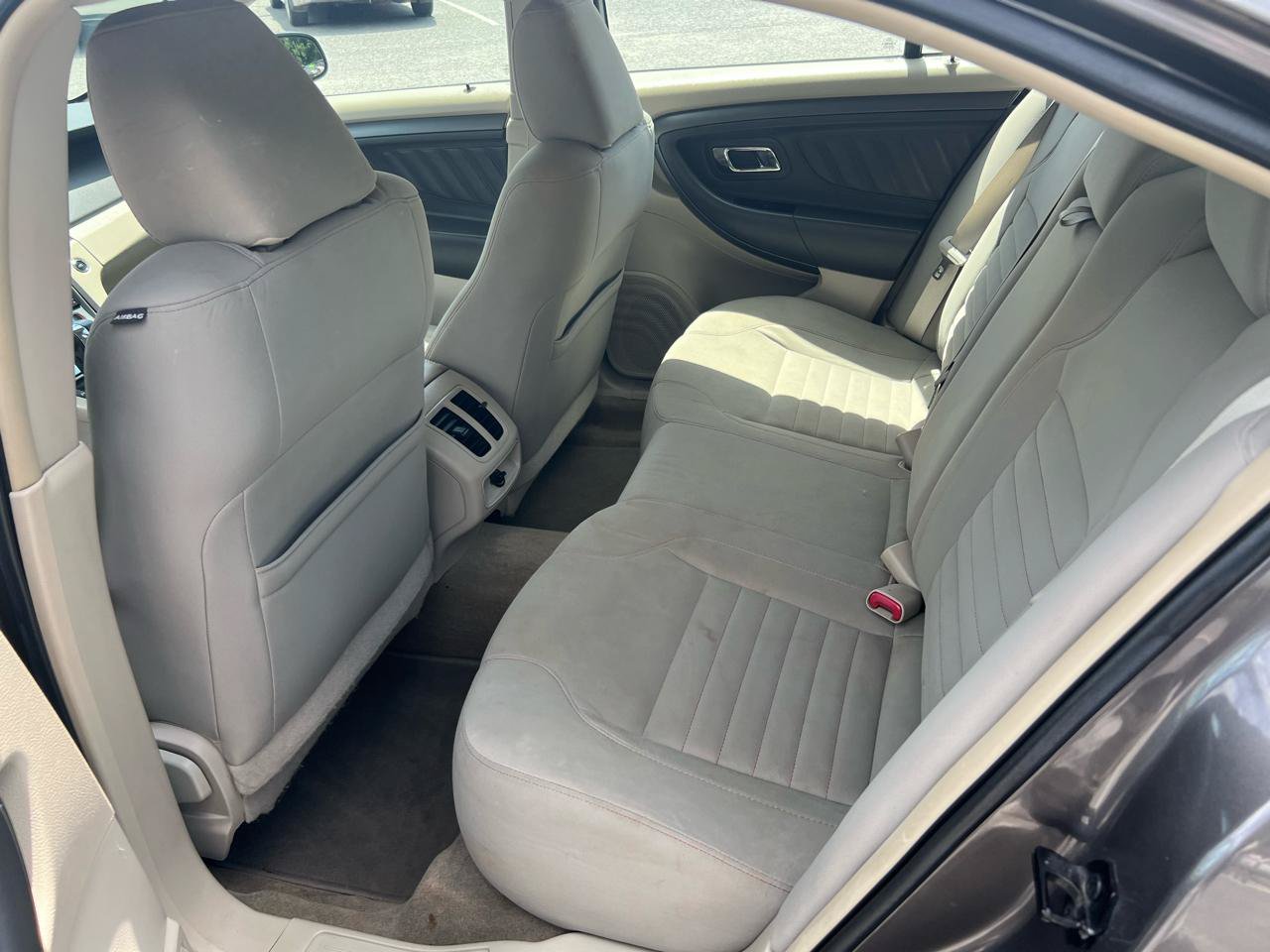 Used 2011 Ford Taurus SE FWD image 13