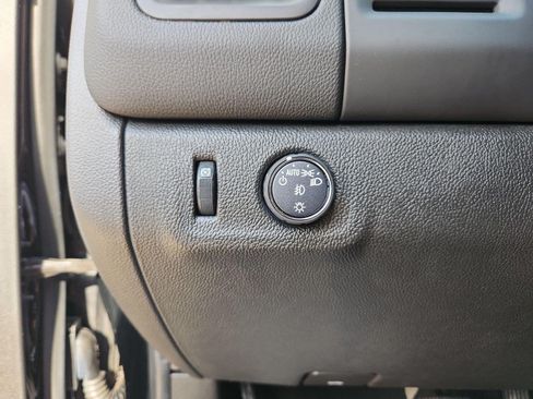 Used 2021 Chevrolet Colorado LT w/ LT Convenience Package RWD image 16