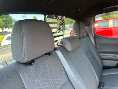 Used 2019 Toyota Tacoma TRD Off-Road AWD/4WD image 15