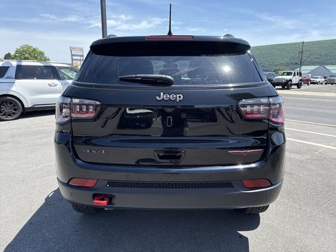 Used 2024 Jeep Compass Trailhawk AWD/4WD image 5