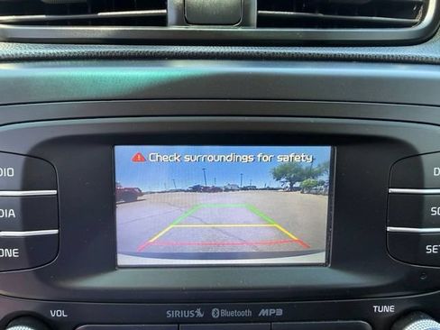 Used 2016 Kia Soul + FWD image 21