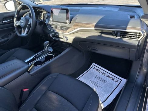 Used 2024 Nissan Altima 2.5 SV image 29