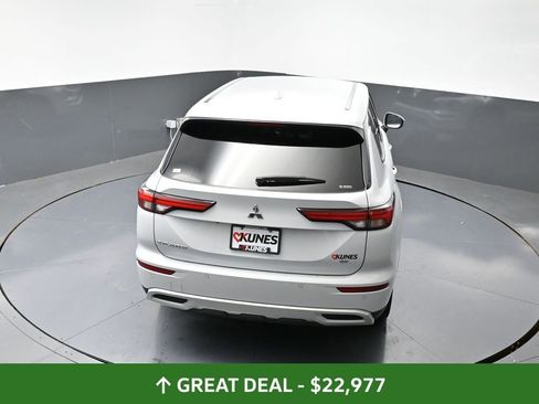 Used 2024 Mitsubishi Outlander SE image 50