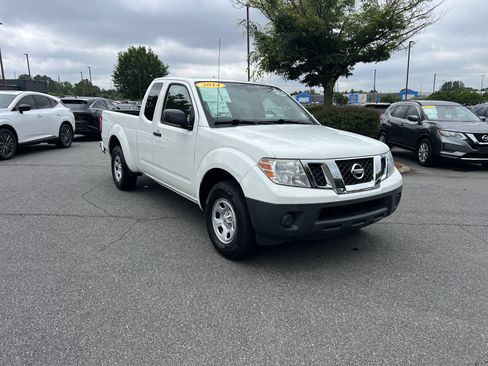 Used 2014 Nissan Frontier S RWD image 3