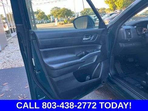 Used 2024 Nissan Pathfinder SL w/ SL Premium Package FWD image 6