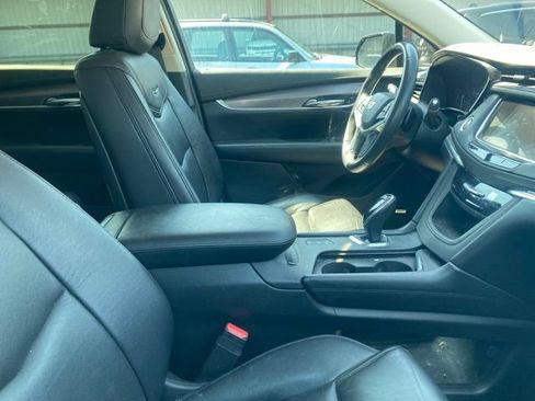 Used 2017 Cadillac XT5 Luxury w/ Driver Awareness Package AWD/4WD image 7
