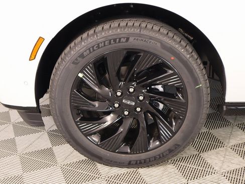 New 2025 Lincoln Navigator Reserve w/ Jet Appearance Package image 18