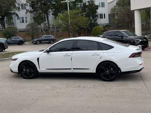 Used 2025 Honda Accord Sport image 3