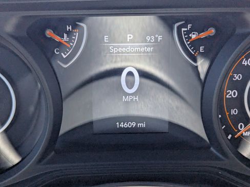 Used 2025 Jeep Wrangler Unlimited Sport AWD/4WD image 12