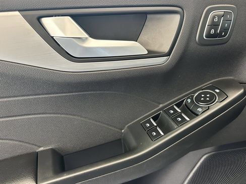 Certified 2023 Ford Escape SE w/ PHEV Premium Package FWD image 10