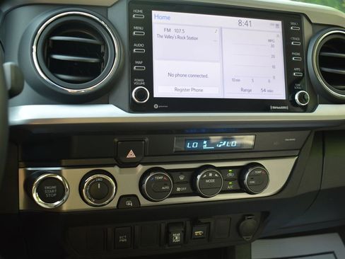 Used 2023 Toyota Tacoma SR5 AWD/4WD image 15