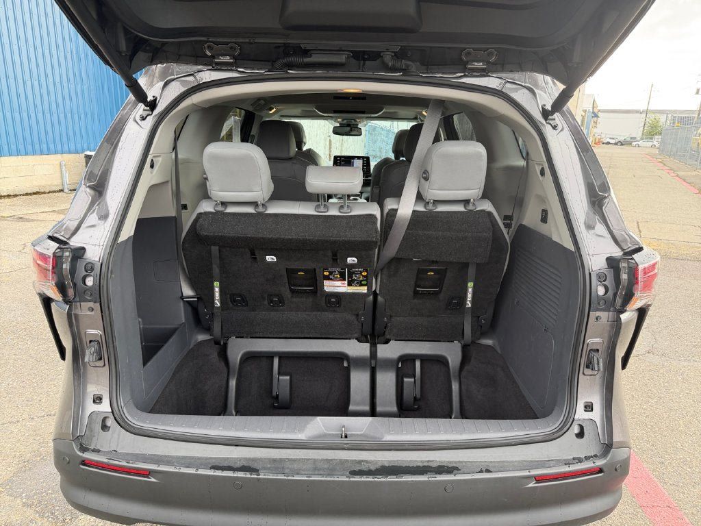 Used 2024 Toyota Sienna XLE w/ XLE Plus Package AWD/4WD image 22