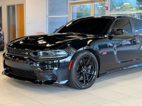Used 2022 Dodge Charger Scat Pack w/ Dynamics Package RWD image 3