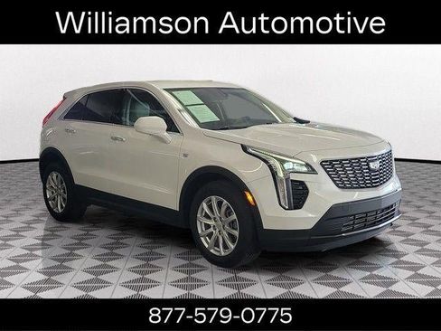 Certified 2022 Cadillac XT4 Luxury FWD image 1