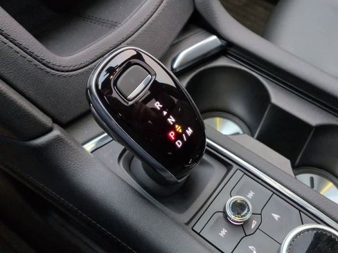 Certified 2025 Cadillac XT6 Premium Luxury image 35