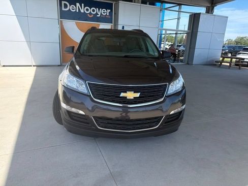 Used 2017 Chevrolet Traverse LS FWD image 8