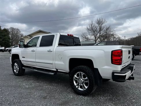 Used 2018 Chevrolet Silverado 2500 High Country w/ Duramax Plus Package image 2