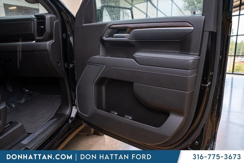 Used 2025 GMC Sierra 1500 SLT AWD/4WD image 22