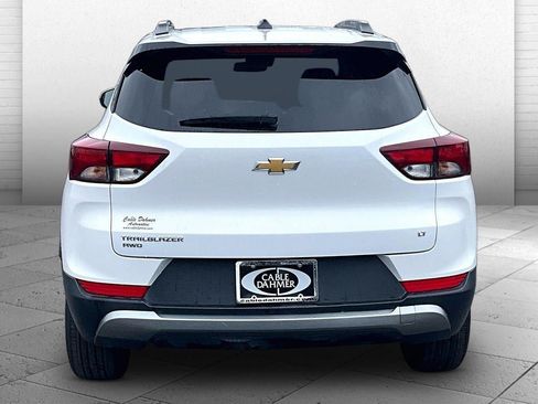 Used 2025 Chevrolet TrailBlazer LT AWD/4WD image 3