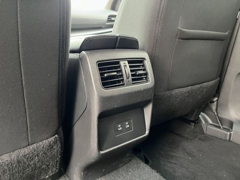 Used 2025 Nissan Rogue SV image 25