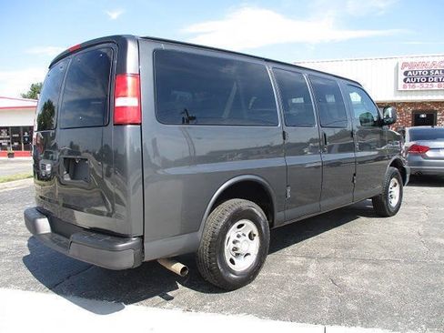 Used 2016 Chevrolet Express 2500 LS RWD image 4
