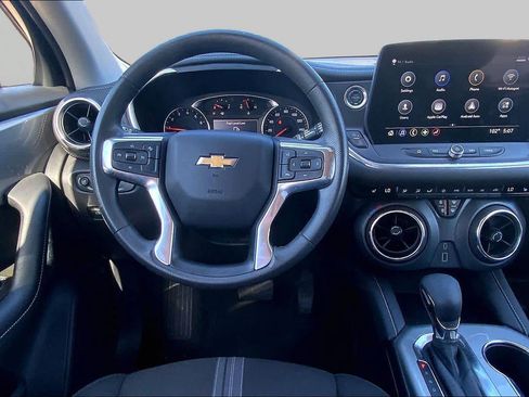 Used 2025 Chevrolet Blazer LT AWD/4WD image 8