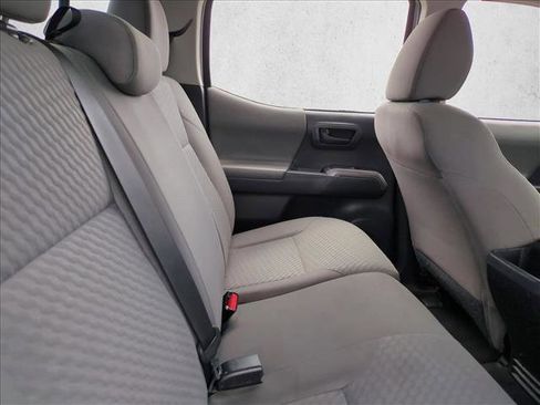 Used 2022 Toyota Tacoma SR5 RWD image 19