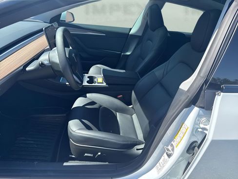 Used 2023 Tesla Model 3 Standard Range RWD image 9