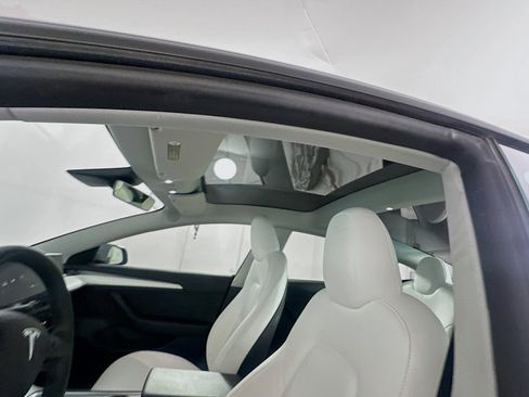 Used 2023 Tesla Model 3 Standard Range image 25