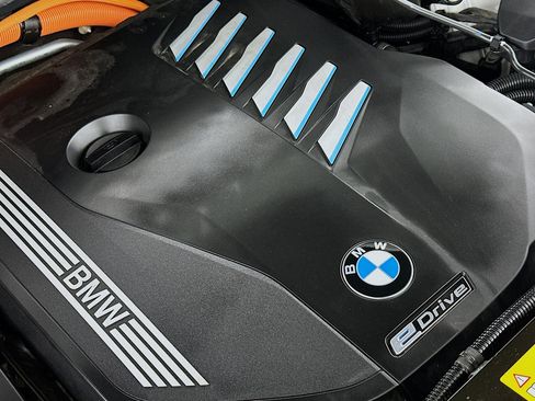 Used 2021 BMW X5 xDrive45e w/ M Sport Package image 31