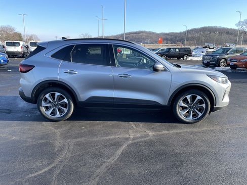 Used 2024 Ford Escape Platinum image 9