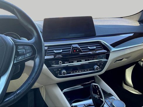 Used 2018 BMW 540i xDrive image 9