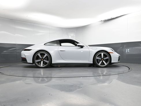 Certified 2025 Porsche 911 Carrera image 32