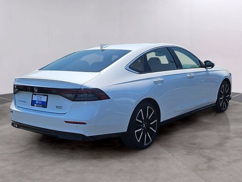 Certified 2025 Honda Accord Touring image 4
