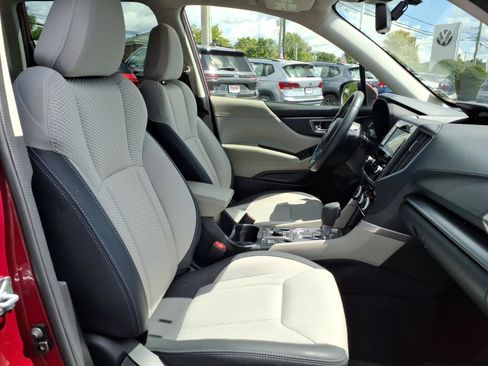 Used 2023 Subaru Forester Premium AWD/4WD image 10