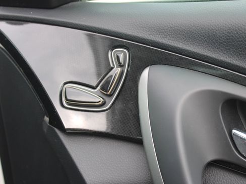 Used 2013 Hyundai Azera FWD image 30