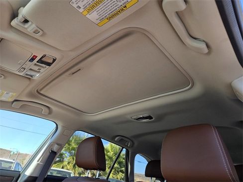 Used 2019 Subaru Outback 3.6R Touring image 11