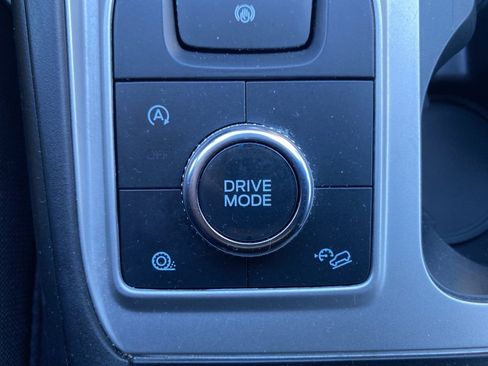 Used 2021 Ford Explorer XLT image 35