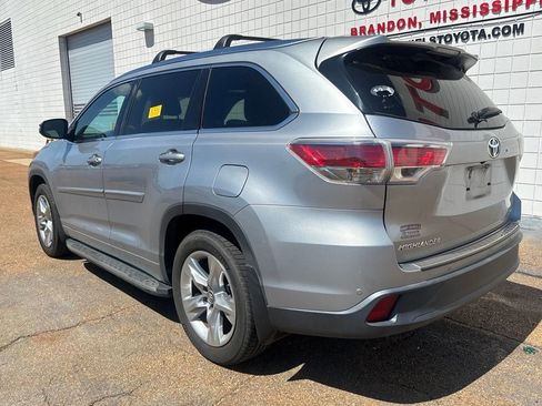 Used 2016 Toyota Highlander Limited image 3