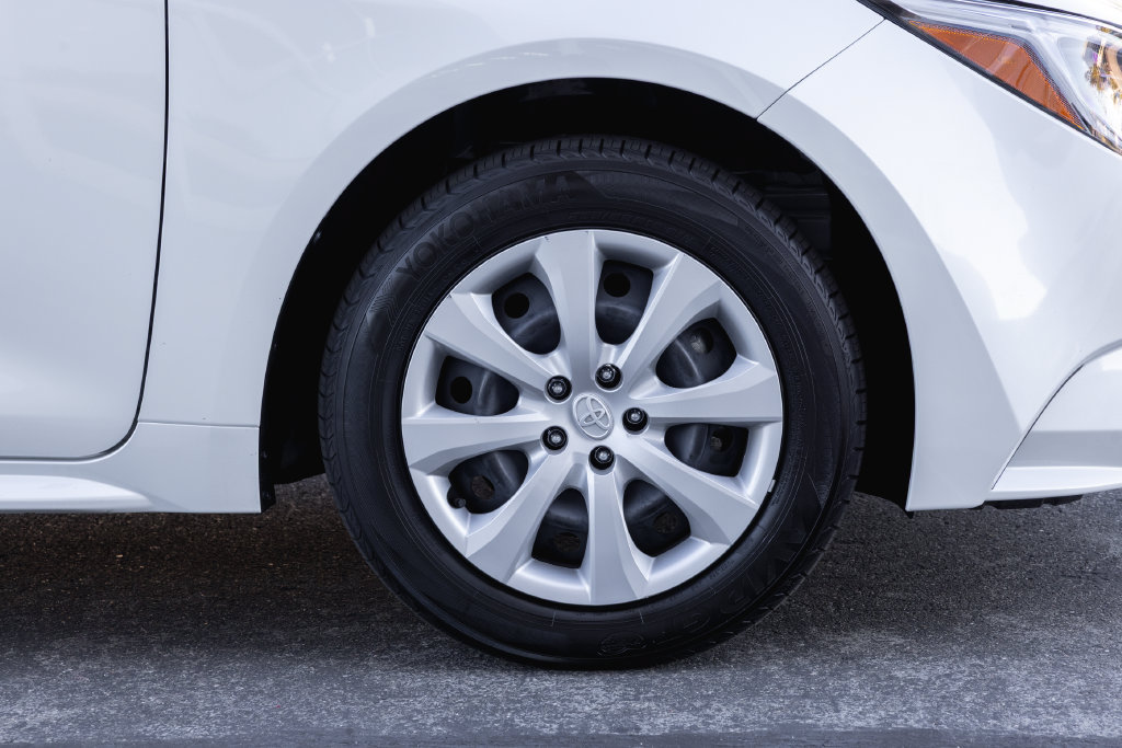 Certified 2026 Toyota Corolla LE FWD image 4