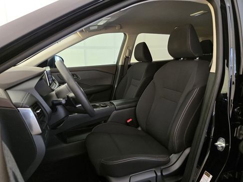 Used 2023 Nissan Rogue S image 5