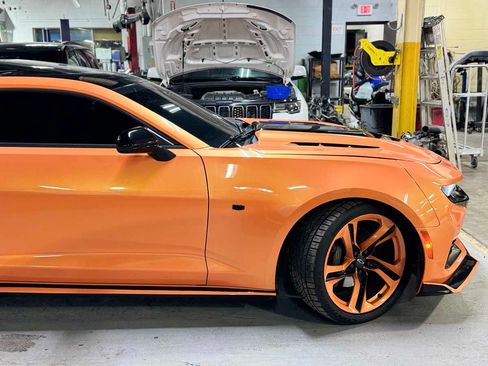 Used 2020 Chevrolet Camaro SS RWD image 3