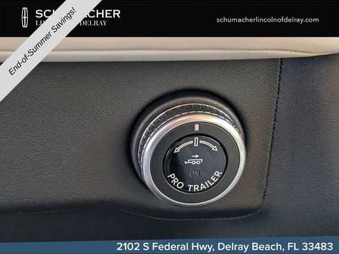 New 2026 Lincoln Navigator Premiere AWD/4WD image 17