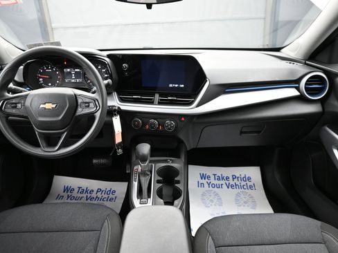 Used 2024 Chevrolet Trax LS w/ LS Convenience Package FWD image 21