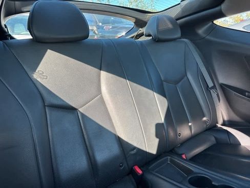 Used 2013 Hyundai Veloster Turbo image 9