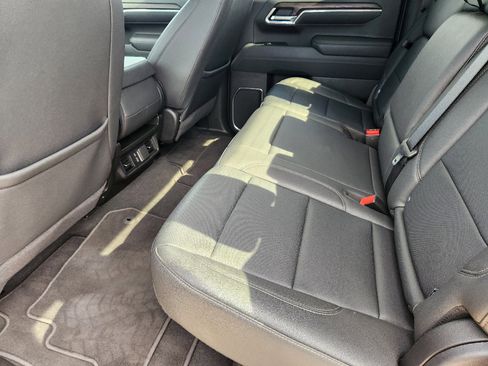 Used 2025 GMC Sierra 1500 SLT image 28