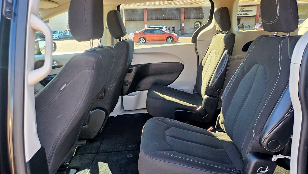 Used 2023 Chrysler Voyager LX FWD image 26