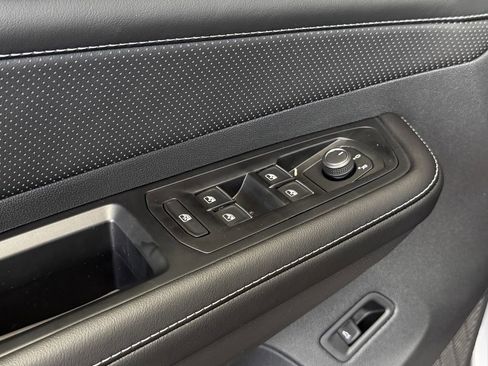 New 2026 Volkswagen Atlas SE FWD image 22