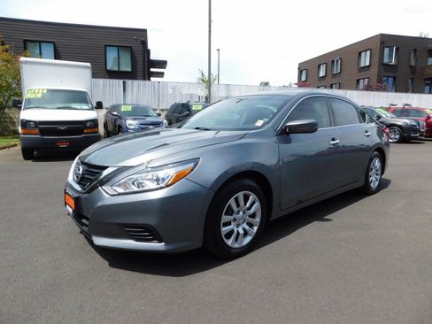 Used 2017 Nissan Altima 2.5 S FWD image 4