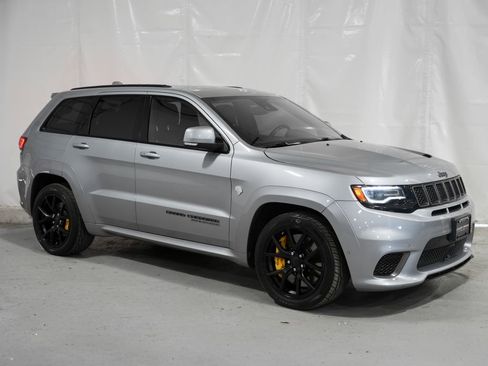 Used 2018 Jeep Grand Cherokee Trackhawk AWD/4WD image 8